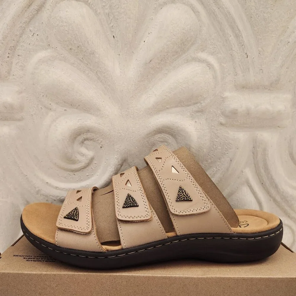 New Women's Clarks Sandals Laurieann Nora Sand Leather, Size 12W. NIB